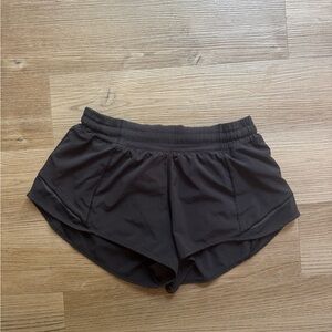 lululemon Hotty Hot Low-Rise Lined Short 2.5"